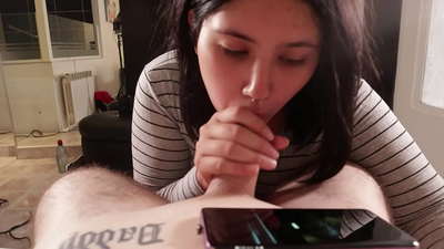 ディズニーを見ながら義理の妹をイジメる【ザーメン